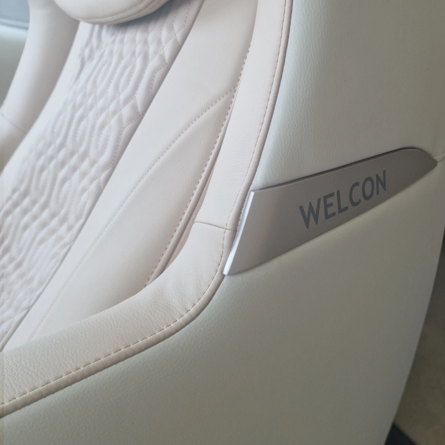 Massagesessel und Relaxsessel RelaxxOne in beige