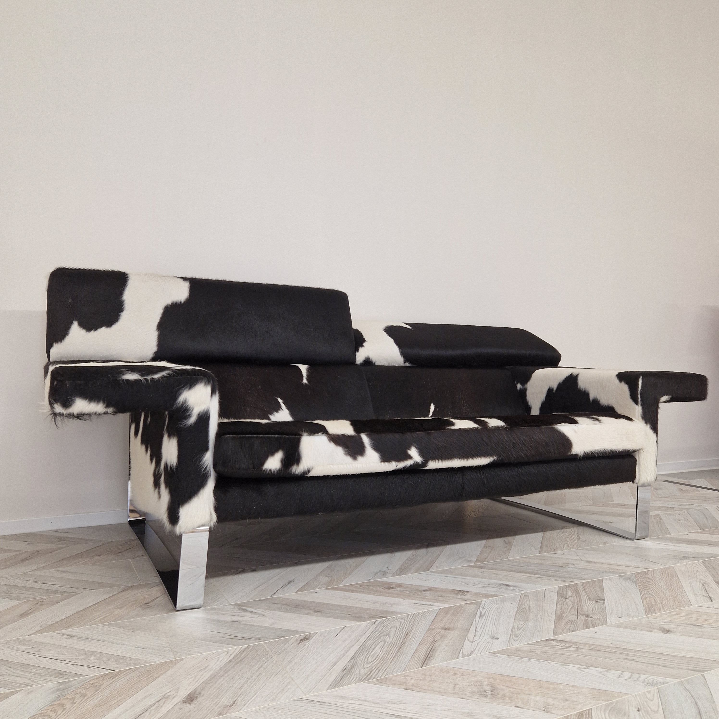 Original Strässle Sofa Maro Kuhfell schwarz-weiß 2,5 Sitzer - Sale
